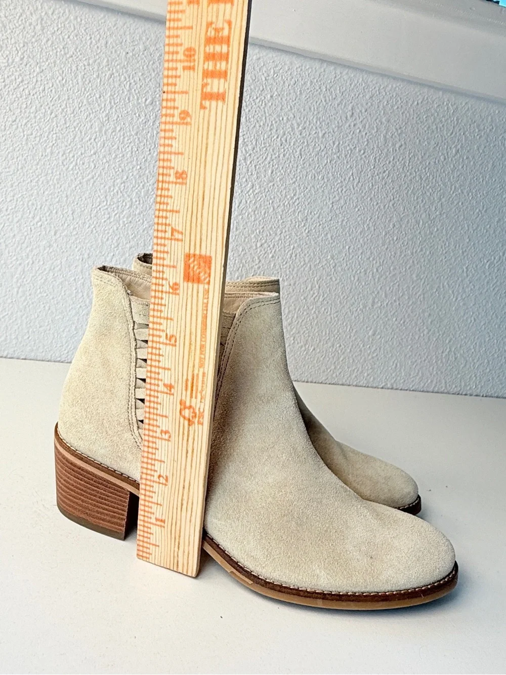 Paul Green Suede Cutout Ankle Booties Cream Ivory Block Heel size 5.5